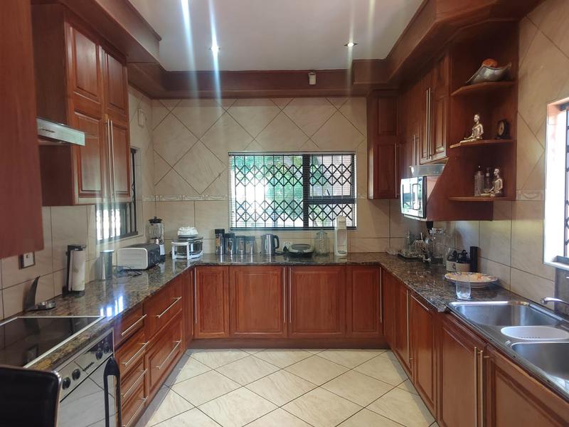 6 Bedroom Property for Sale in Geelhoutpark North West